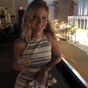 Meet your Posher, Nicole